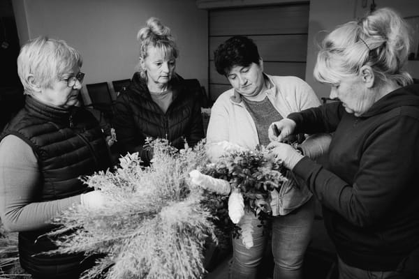 Binding an Easter Palm